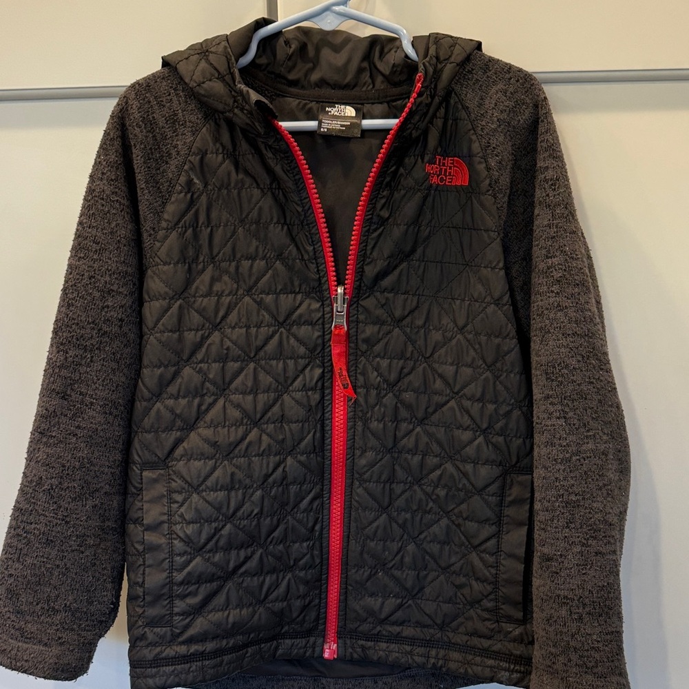 The North Face Kids Jacket - Black and Red